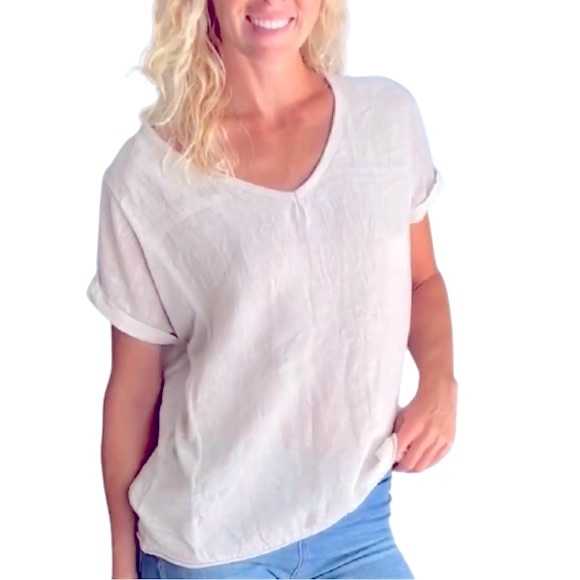 Gucci Tops - 🌟HP🌟Italian Linen Blouse